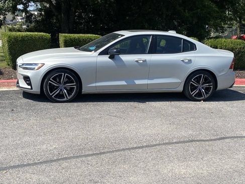 Used 2020 Volvo S60 T5 R-Design FWD image 7