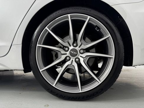 Used 2022 Genesis G70 2.0T w/ Prestige Package AWD/4WD image 11