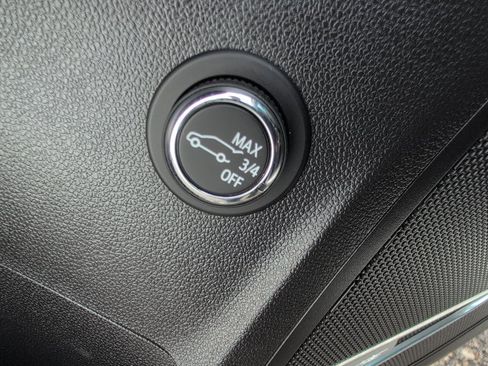 Used 2023 Buick Envision Essence w/ Technology Package I image 39