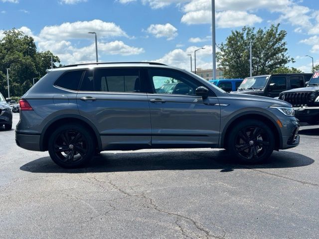 Used 2023 Volkswagen Tiguan SE R-Line AWD/4WD image 13