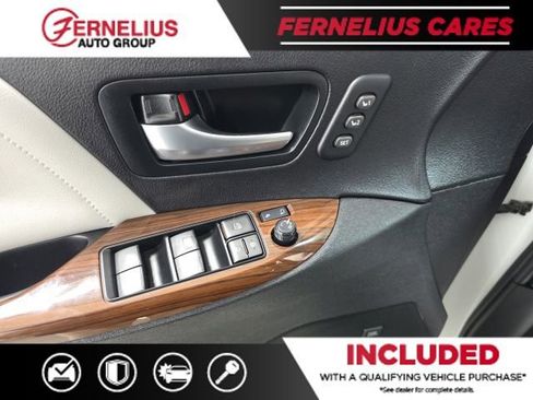 Used 2017 Toyota Sienna Limited Premium image 16