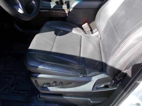Used 2018 Chevrolet Suburban LT AWD/4WD image 29