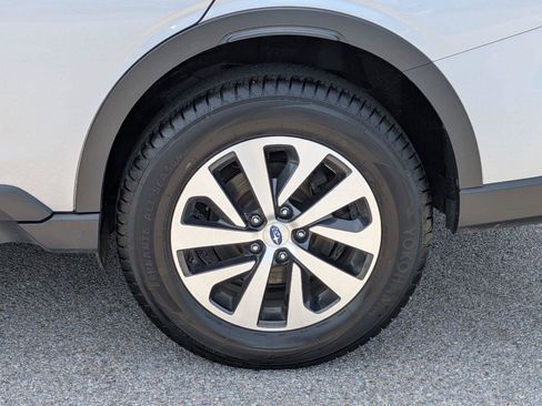 Used 2021 Subaru Outback Premium AWD/4WD image 9