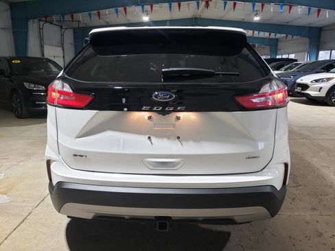 Used 2024 Ford Edge SEL w/ Convenience Package image 4
