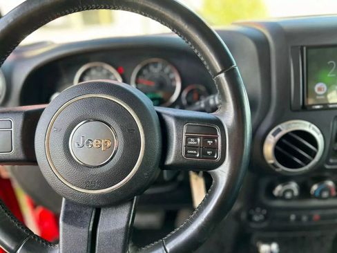 Used 2017 Jeep Wrangler Unlimited Sahara image 14