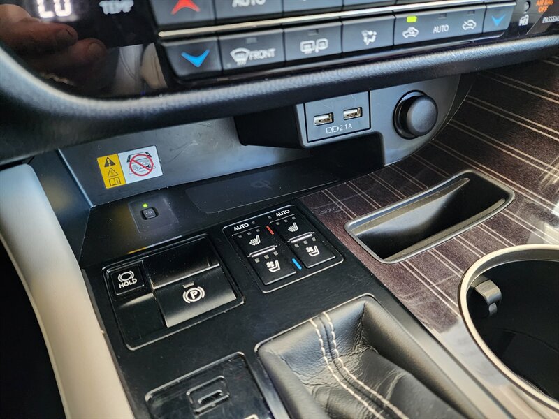 Used 2022 Lexus RX 350L Luxury w/ Accessory Package (Z1) AWD/4WD image 56