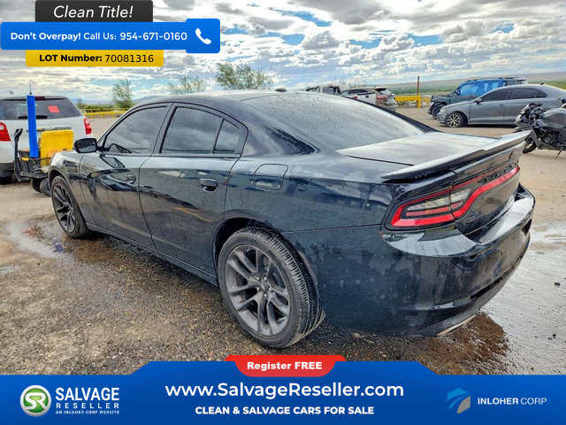 Used 2022 Dodge Charger SXT w/ Blacktop Package RWD image 3