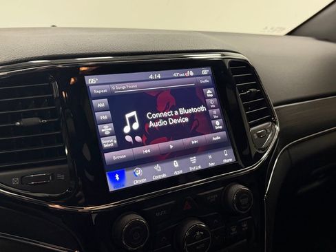 Used 2020 Jeep Grand Cherokee Limited image 18