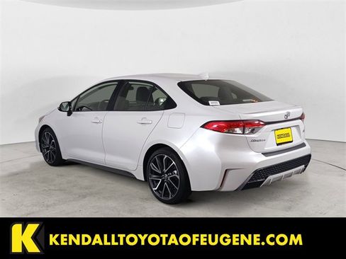Used 2022 Toyota Corolla SE image 3
