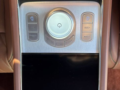 Used 2023 Genesis G90 3.5T image 37