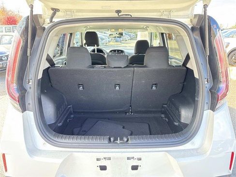 Certified 2023 Kia Soul LX w/ LX Technology Package image 12