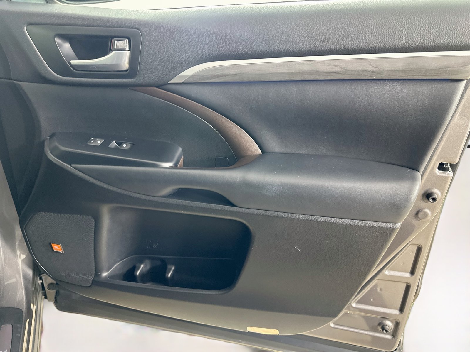 Used 2018 Toyota Highlander Limited AWD/4WD image 45