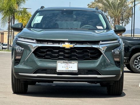 New 2026 Chevrolet Trax LT w/ Sunroof Package FWD image 9