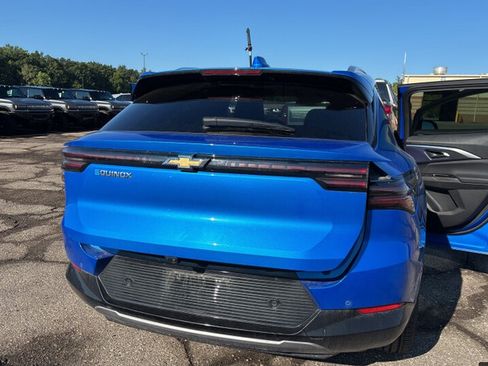 Used 2024 Chevrolet Equinox EV LT FWD image 4