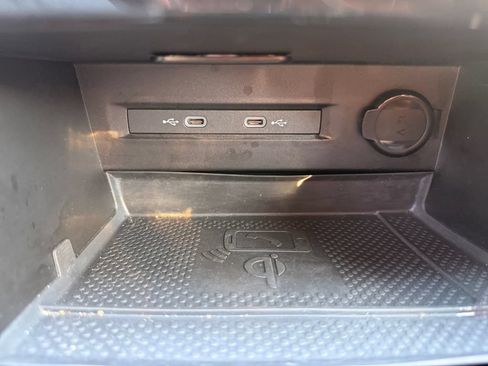 Used 2024 Volkswagen Taos SE FWD image 29