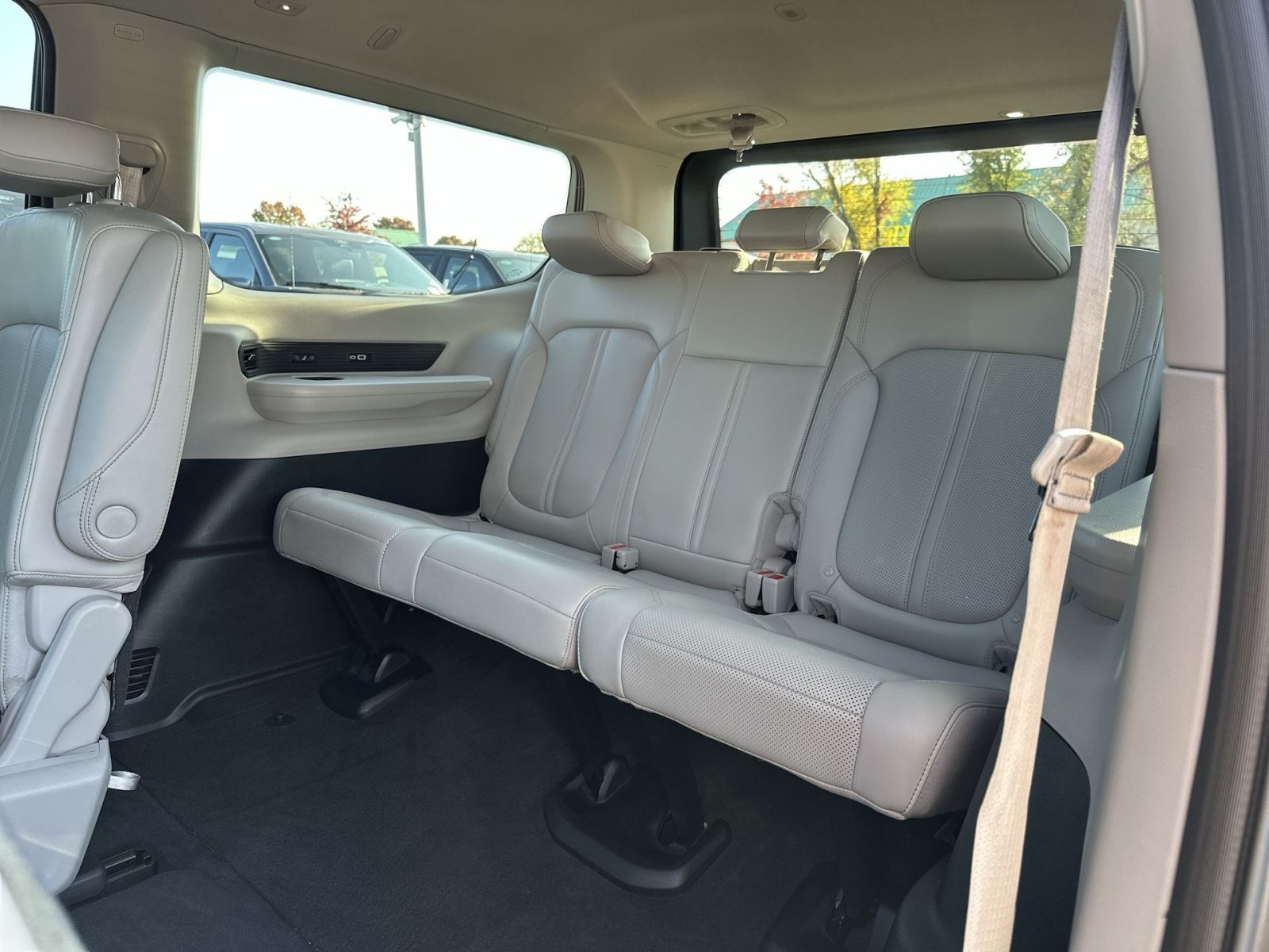 Used 2022 Jeep Wagoneer Series III w/ Flexible Seating Group AWD/4WD image 26