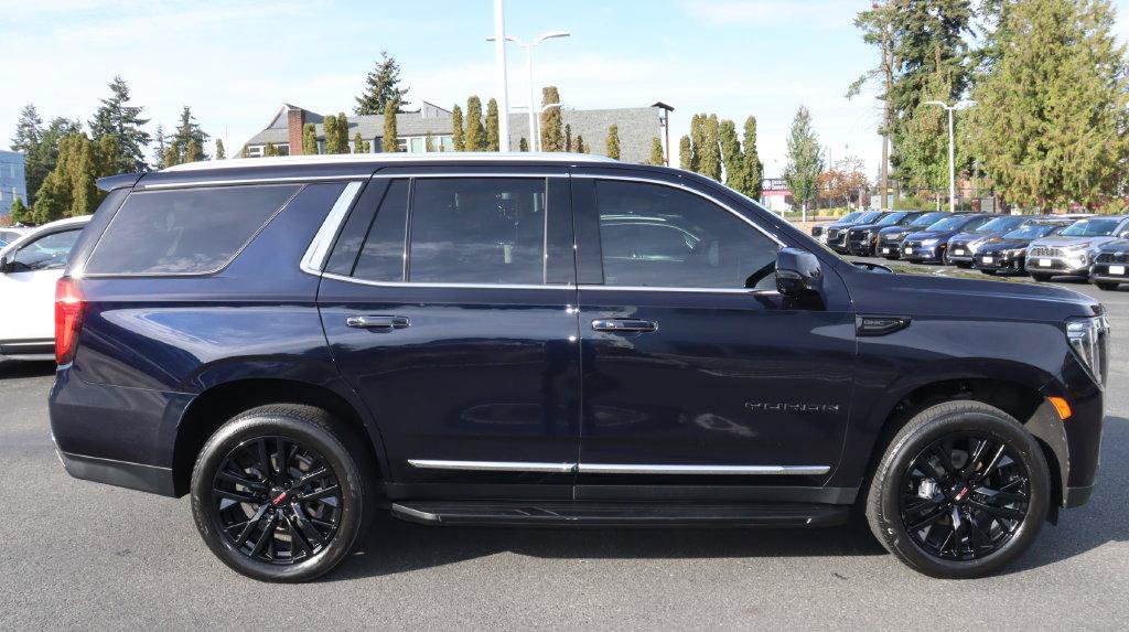 Used 2023 GMC Yukon SLT w/ SLT Premium Package AWD/4WD image 9