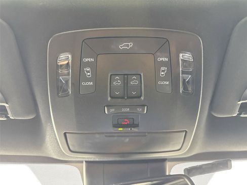 Certified 2025 Toyota Sienna XSE w/ XSE Plus Package FWD image 23