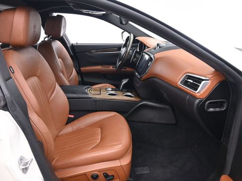 Used 2019 Maserati Ghibli S Q4 AWD/4WD image 21