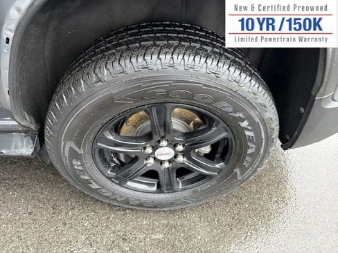 Used 2022 GMC Acadia AT4 image 12