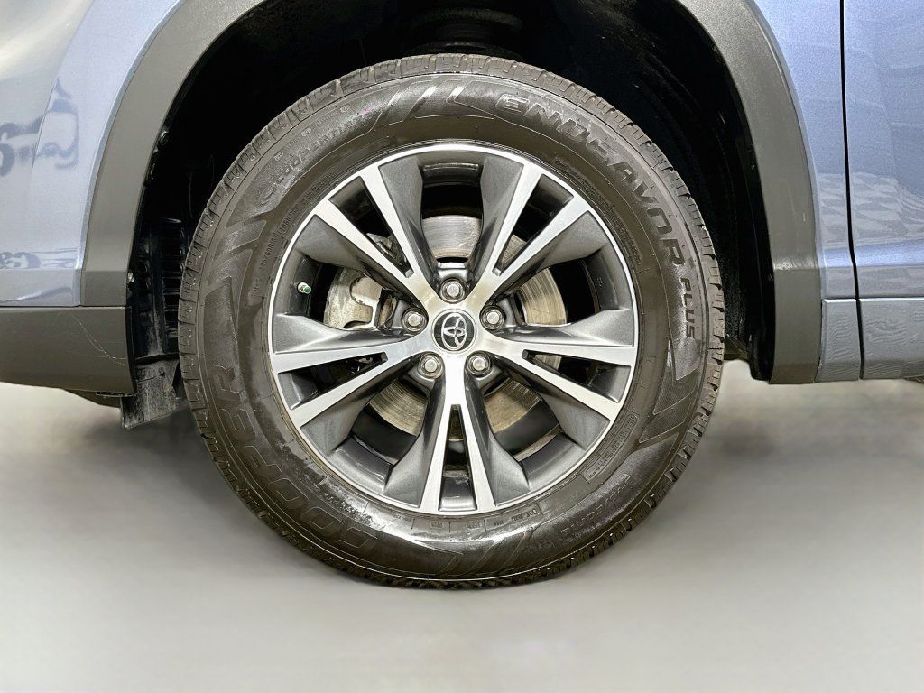 Used 2016 Toyota Highlander XLE FWD image 40