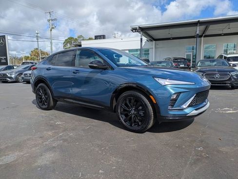 Used 2024 Buick Envista Sport Touring image 2