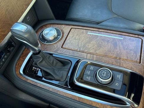 Used 2022 Nissan Armada SL image 19