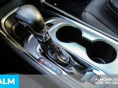 Used 2024 Chevrolet Malibu LT image 37