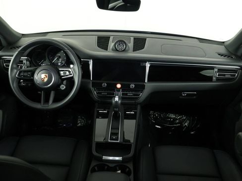 Certified 2026 Porsche Macan AWD/4WD image 11