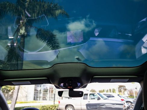 New 2025 Audi A6 e-tron Premium image 16