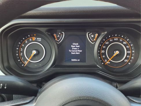 Used 2024 Jeep Gladiator Sport image 21