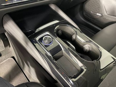 Certified 2025 Buick Envision Preferred AWD/4WD image 9