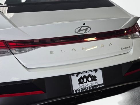 New 2026 Hyundai Elantra Limited FWD image 14
