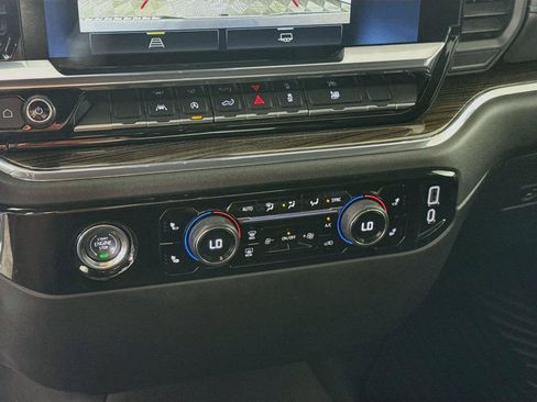 Used 2024 Chevrolet Silverado 1500 LT AWD/4WD image 10
