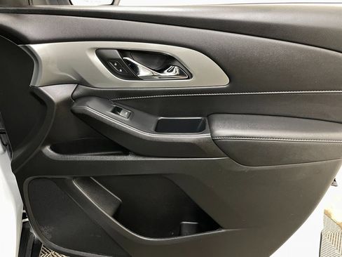 Certified 2022 Chevrolet Traverse LT image 40
