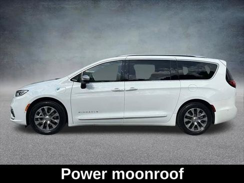 Certified 2023 Chrysler Pacifica Pinnacle FWD image 9