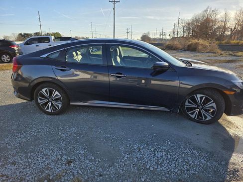 Used 2017 Honda Civic EX-L image 9