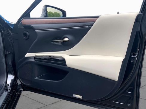Used 2025 Lexus ES 350 w/ Premium Package FWD image 23