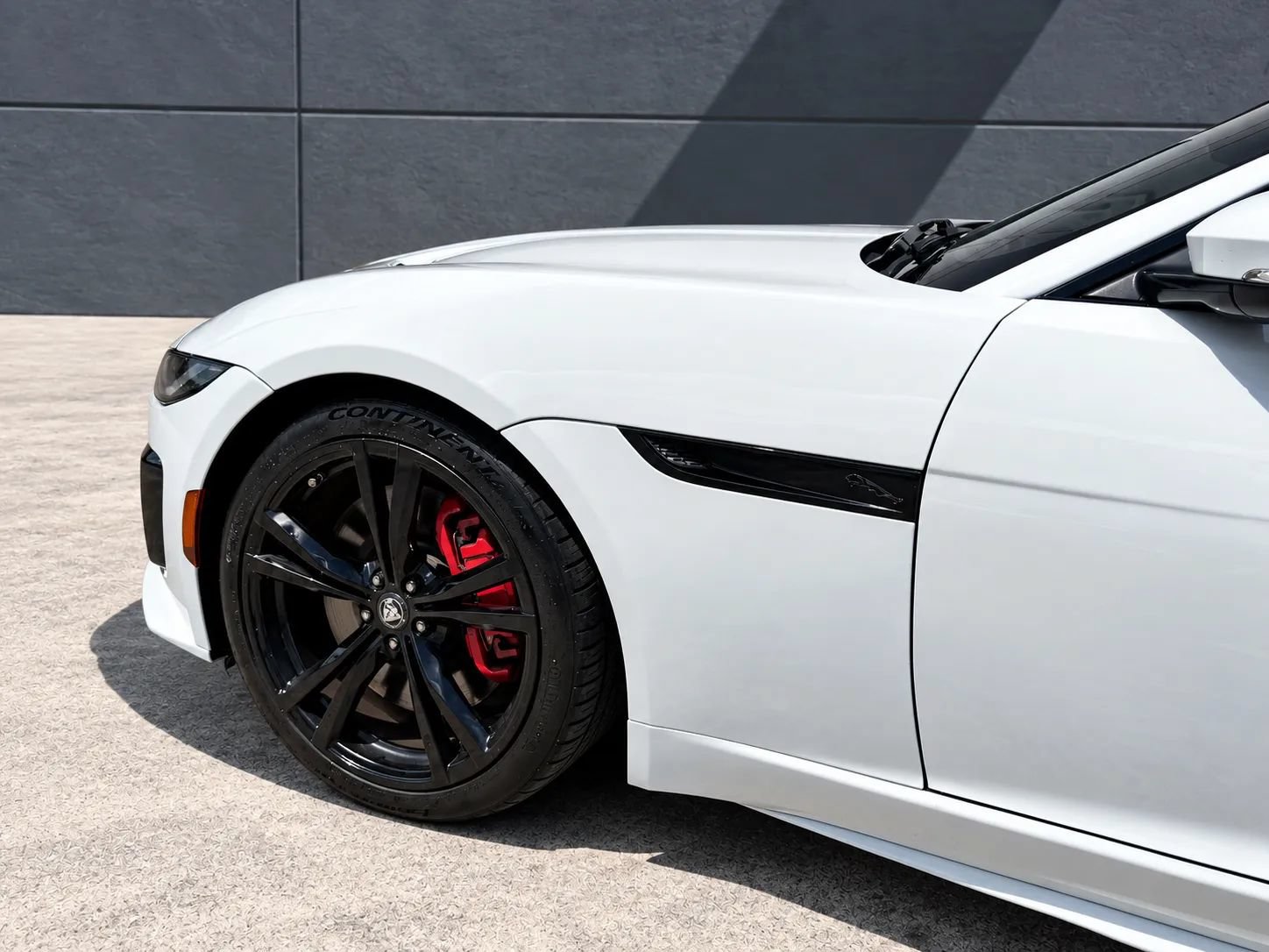 Used 2021 Jaguar F-TYPE R AWD/4WD image 25