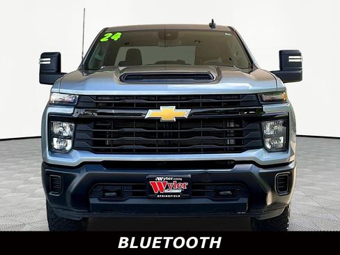 Used 2024 Chevrolet Silverado 2500 W/T w/ WT Convenience Package AWD/4WD image 2