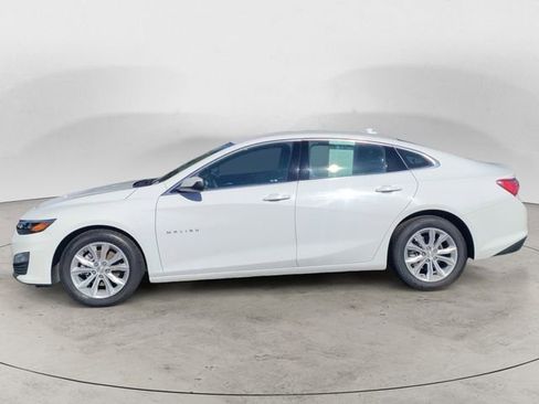 Used 2022 Chevrolet Malibu LT image 2