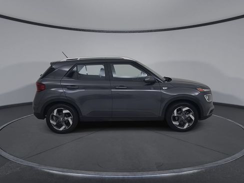 Used 2025 Hyundai Venue SEL FWD image 18