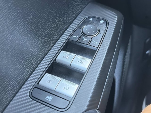 Used 2025 Mitsubishi Outlander SE FWD image 25