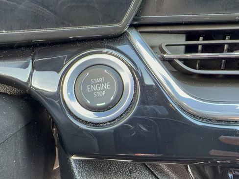 Used 2024 Chevrolet Trax RS w/ Driver Confidence Package image 22