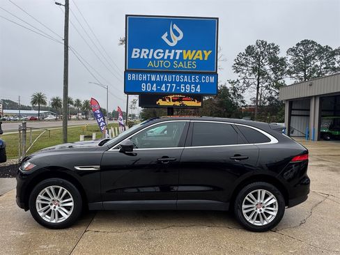 Used 2019 Jaguar F-PACE Prestige image 2
