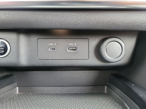 Certified 2021 Nissan Rogue SV FWD image 28