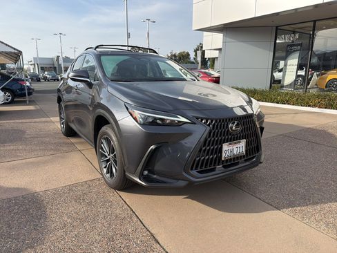 Used 2025 Lexus NX 350h 350h Premium image 2