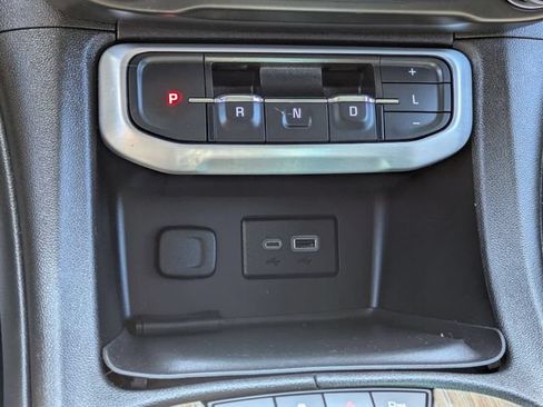 Certified 2023 GMC Acadia SLE w/ Driver Convenience Package AWD/4WD image 25
