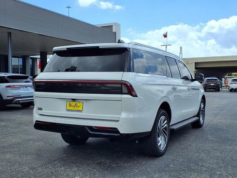 New 2026 Lincoln Navigator L Premier AWD/4WD image 2
