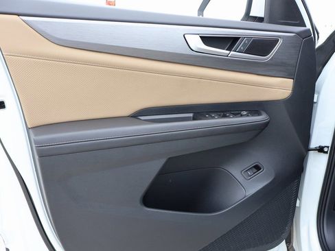 Used 2025 Volkswagen Atlas Cross Sport SE image 21